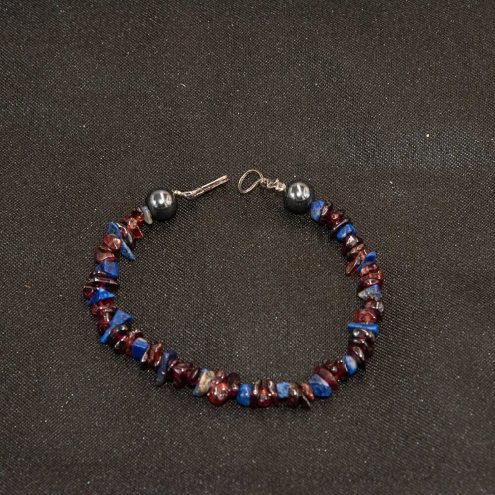 Vintage Garnet and Lapis Lazuli Stone chip bracelet 7 1/4"